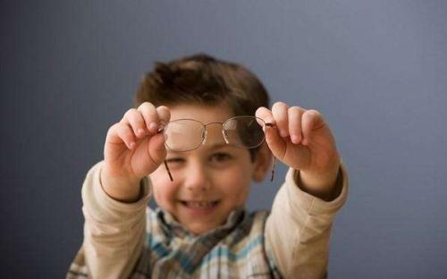 讓孩子從小養成十個遠離近視習慣