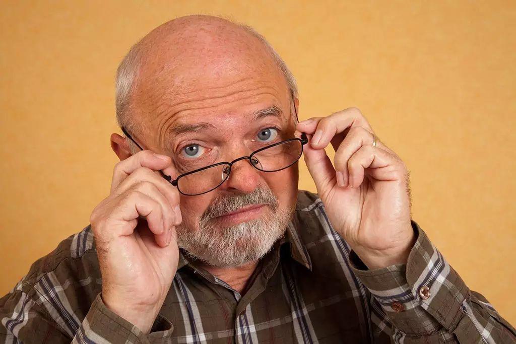 如何保護眼鏡？