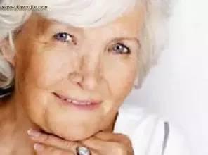 眼睛長年有異物感?小心翼狀胬肉