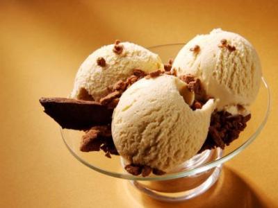 預(yù)防近視少吃冰冷甜食，多吃硬質(zhì)食品