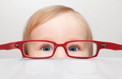 教你如何第一時間發現孩子近視？