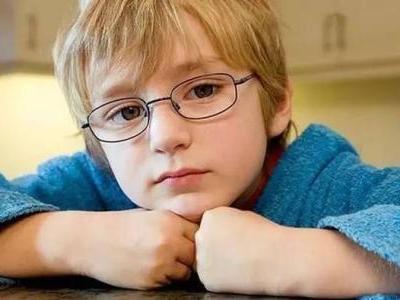 長(zhǎng)期戴眼鏡導(dǎo)致眼睛變形怎么辦？