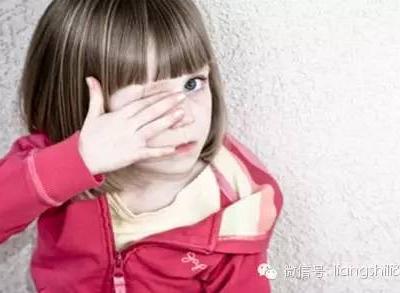 九個小細節說明孩子可能近視了