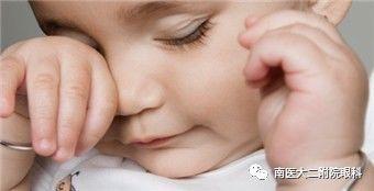 秋季到了寶寶頻繁眨眼，寶媽千萬別掉以輕心！