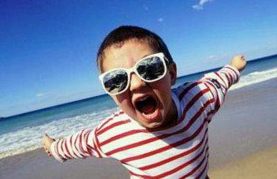 劣質(zhì)太陽鏡損傷孩子眼睛