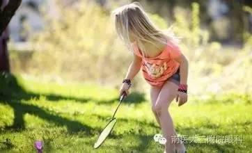 每天戶外運動2小時，預防近視發生