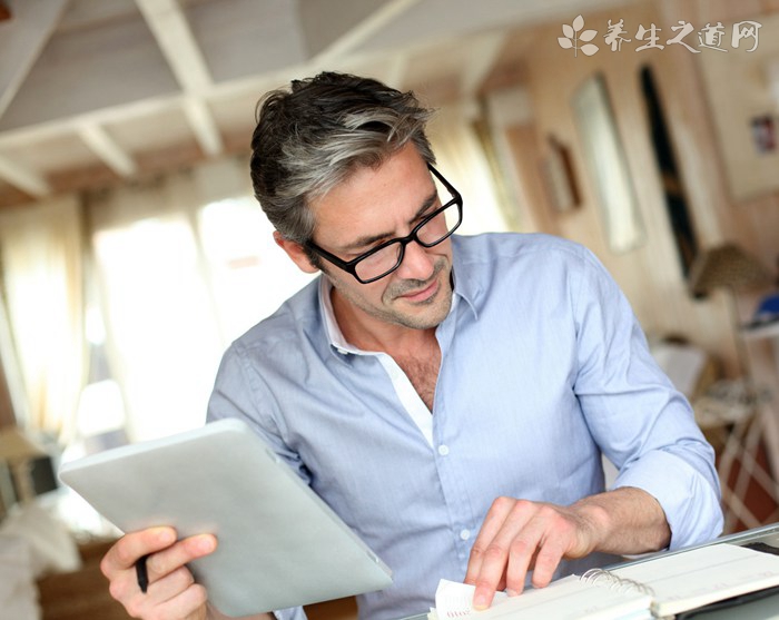 山苦荬的藥用價值_山苦荬的副作用-易網(wǎng)<a href=http://www.xllyou.com/ target=_blank class=infotextkey>健康養(yǎng)生</a>網(wǎng) 山苦荬的藥用價值_山苦荬的副作用