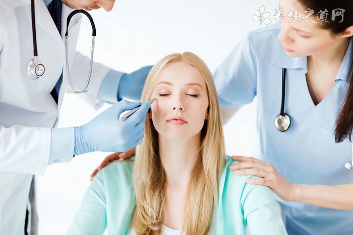 臉上毛孔粗大按什么穴位-易網<a href=http://www.xllyou.com/ target=_blank class=infotextkey>健康養生</a>網 臉上毛孔粗大按什么穴位