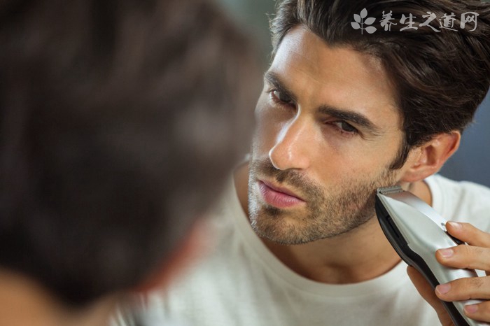 紅千層的藥用價值_紅千層的副作用-易網健康<a href=http://www.xllyou.com/jkys/ target=_blank class=infotextkey>養生</a>網 紅千層的藥用價值_紅千層的副作用