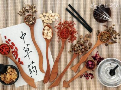 寶寶內(nèi)熱重怎么艾灸