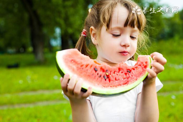 小兒水果吃多了會傷脾胃嗎-易網健康<a href=http://www.xllyou.com/jkys/ target=_blank class=infotextkey>養生</a>網 小兒水果吃多了會傷脾胃嗎