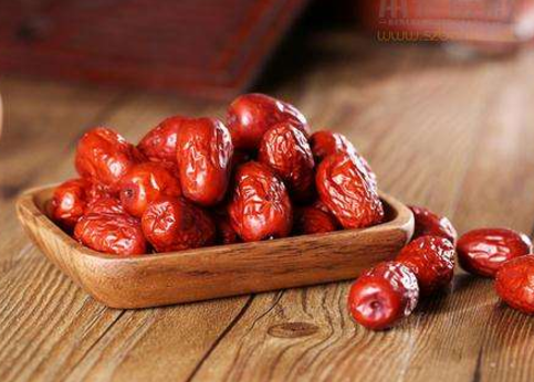 紅棗吃多了會上火嗎-易網(wǎng)健康<a href=http://www.xllyou.com/jkys/ target=_blank class=infotextkey>養(yǎng)生</a>網(wǎng) 紅棗吃多了會上火嗎