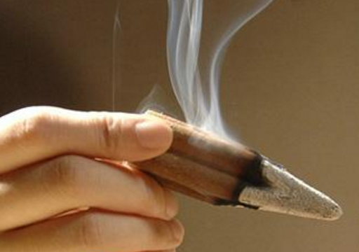 艾灸的禁忌是什么(五大忌諱)-易網(wǎng)健康<a href=http://www.xllyou.com/jkys/ target=_blank class=infotextkey>養(yǎng)生</a>網(wǎng) 艾灸的禁忌是什么(五大忌諱)