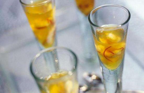 藏紅花泡酒喝<a href=http://www.xllyou.com/jkys/ target=_blank class=infotextkey>養(yǎng)生</a>保健最佳選擇-易網<a href=http://www.xllyou.com/ target=_blank class=infotextkey>健康養(yǎng)生</a>網 藏紅花泡酒喝養(yǎng)生保健最佳選擇