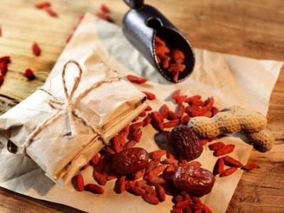 淮杞丹參烏雞湯——調補氣血健脾開胃