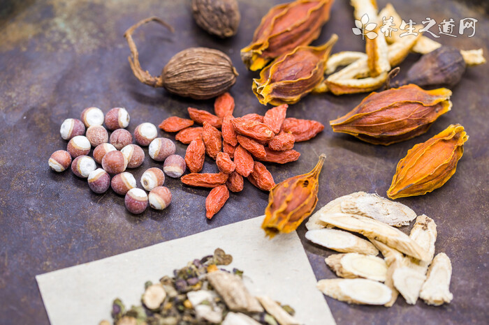 藥膳滋補有哪些講究-易網<a href=http://www.xllyou.com/ target=_blank class=infotextkey>健康養生</a>網 藥膳滋補有哪些講究