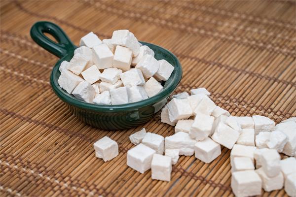 天麻治療神經(jīng)衰弱的獨(dú)家偏方,抗焦慮治頭痛記憶力下降-易網(wǎng)健康<a href=http://www.xllyou.com/jkys/ target=_blank class=infotextkey>養(yǎng)生</a>網(wǎng) 天麻治療神經(jīng)衰弱的獨(dú)家偏方,抗焦慮治頭痛記憶力下降