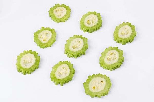 苦瓜減肥法有效嗎,苦瓜減肥法怎么吃-易網健康<a href=http://www.xllyou.com/jkys/ target=_blank class=infotextkey>養生</a>網 苦瓜減肥法有效嗎,苦瓜減肥法怎么吃