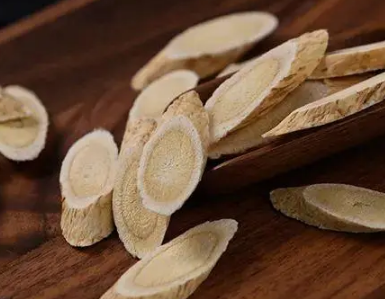 什么人不適合喝黃芪水(六種人不能吃黃芪)