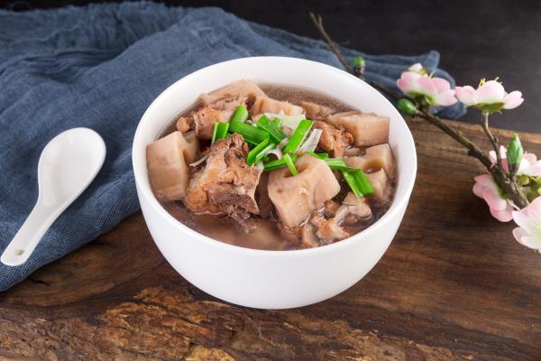 絲瓜湯的功效 排骨絲瓜湯的功效-易網健康<a href=http://www.xllyou.com/jkys/ target=_blank class=infotextkey>養生</a>網 絲瓜湯的功效 排骨絲瓜湯的功效