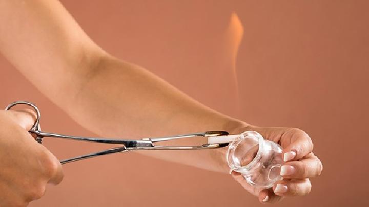 中醫(yī)如何通過按摩抗衰老 中醫(yī)按摩8個部位讓你青春永駐-易網健康養(yǎng)生網 中醫(yī)如何通過按摩抗衰老 中醫(yī)按摩8個部位讓你青春永駐