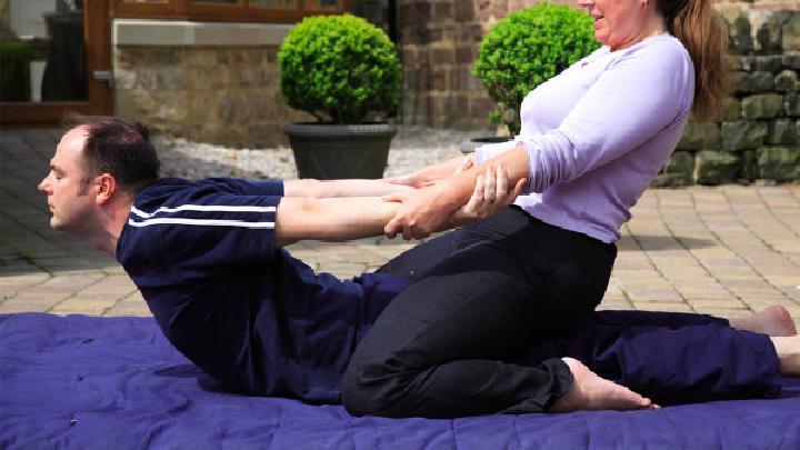 做足底按摩應該注意什么 足底按摩的8個準備事項-易網健康養生網 做足底按摩應該注意什么 足底按摩的8個準備事項