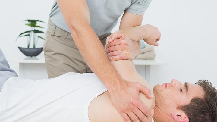 男性朋友出現陽痿該如何治療 專家認為治療陽痿妻子應做到三點