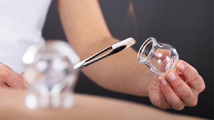 近視容易引起哪些眼病 中醫(yī)針灸治療近視眼療法介紹-易網(wǎng)<a href=http://www.xllyou.com/ target=_blank class=infotextkey>健康養(yǎng)生</a>網(wǎng) 近視容易引起哪些眼病 中醫(yī)針灸治療近視眼療法介紹