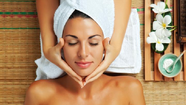 經常按摩耳部有什么保健功效 按摩耳朵有5大防病保健功效-易網<a href=http://www.xllyou.com/ target=_blank class=infotextkey>健康養生</a>網 經常按摩耳部有什么保健功效 按摩耳朵有5大防病保健功效