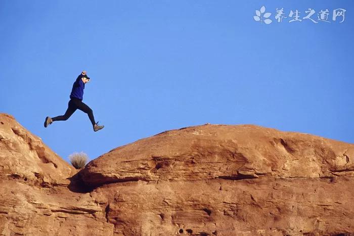 提高彈跳力的訓練方法有哪些-易網<a href=http://www.xllyou.com/ target=_blank class=infotextkey>健康養生</a>網 提高彈跳力的訓練方法有哪些