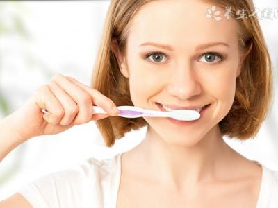 用礦泉水噴臉好嗎