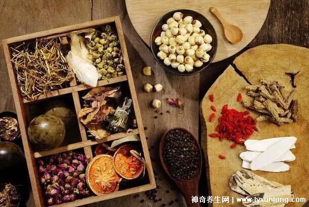 中藥排病反應四個階段，病情加重/排毒/恢復/鞏固期后康復